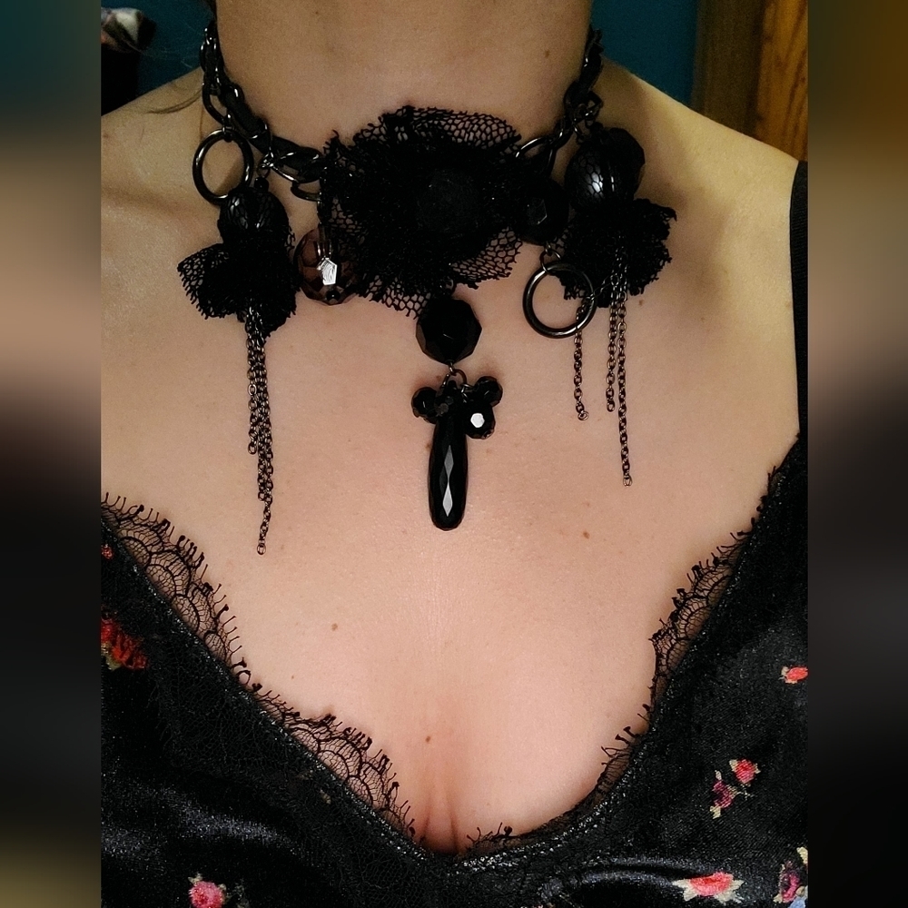 DESIGNER black chain Velvet choker